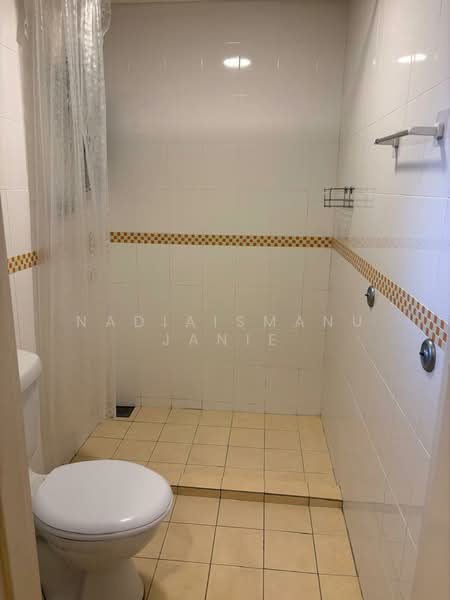 Condominium for Sale at Seri Maya Condominium - NadiaIsmanu Janie - Common Bathroom - PropertyGuru.com.my