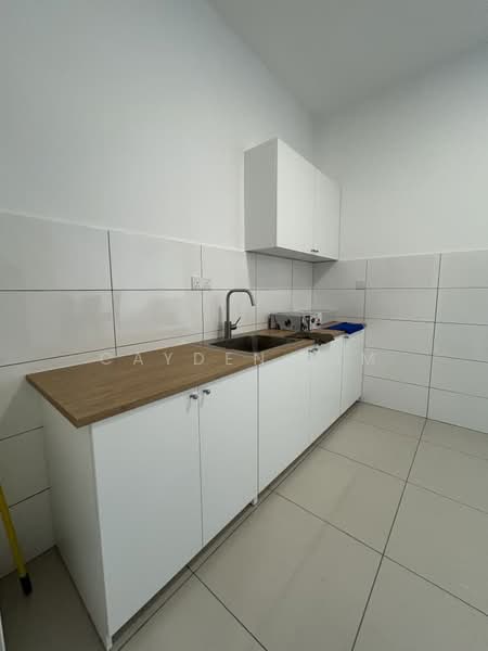 Waterside Residence untuk Untuk Disewa - RM 4,000 /bulan, Mac 2026 - Kitchen - PropertyGuru.com.my