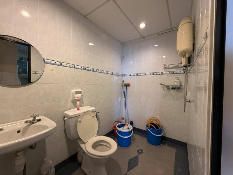 Condominium for Sale at Straits Regency - S J Foo - Bathroom - PropertyGuru.com.my