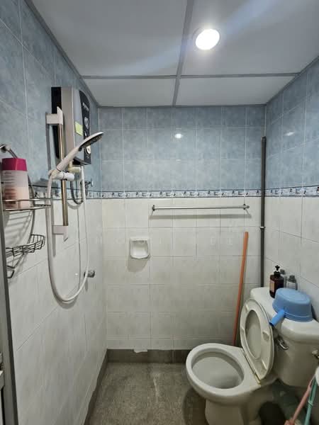 Pangsapuri untuk Disewa di Kingfisher Series - May Chiam Khooi Bee - Bathroom - PropertyGuru.com.my