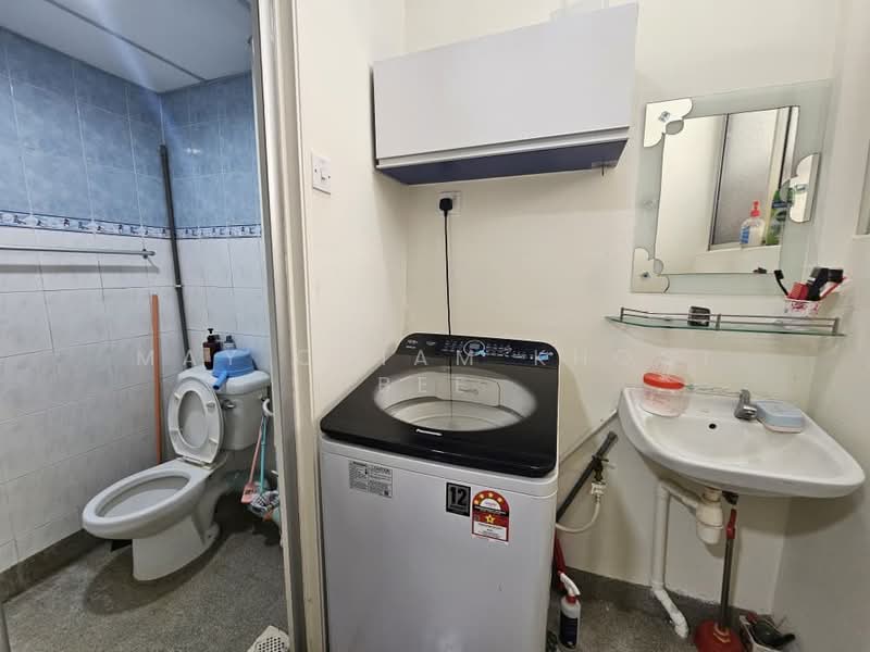 Pangsapuri untuk Disewa di Kingfisher Series - May Chiam Khooi Bee - Bathroom - PropertyGuru.com.my