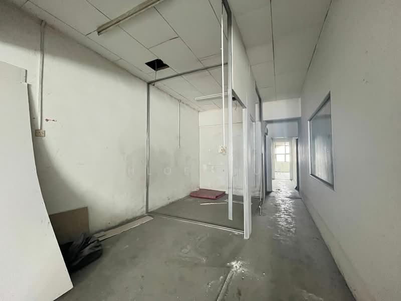 Shop / Office for Rent in Kajang (Selangor) - Chloe Shum - Interior - PropertyGuru.com.my
