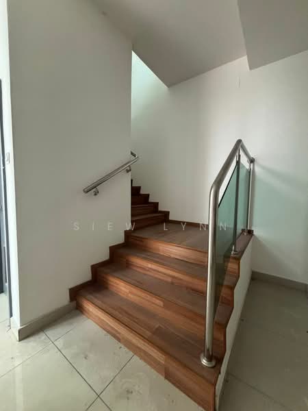 Semi-Detached House for Sale in Taman Bukit Serdang (Seri Kembangan) - Siew Lynn - Interior - PropertyGuru.com.my
