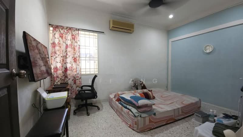 Semi-Detached House for Sale in Taman Perling (Perling) - Jeff Ang - Bedroom - PropertyGuru.com.my