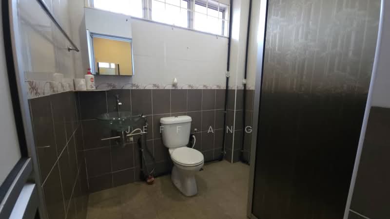 Semi-Detached House for Sale in Taman Perling (Perling) - Jeff Ang - Bathroom - PropertyGuru.com.my