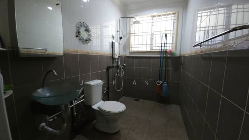 Semi-Detached House for Sale in Taman Perling (Perling) - Jeff Ang - Bathroom - PropertyGuru.com.my