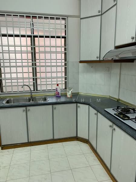 Medan Lumba Kuda untuk Untuk Dijual - RM 450,000, Mac 2026 - Kitchen - PropertyGuru.com.my