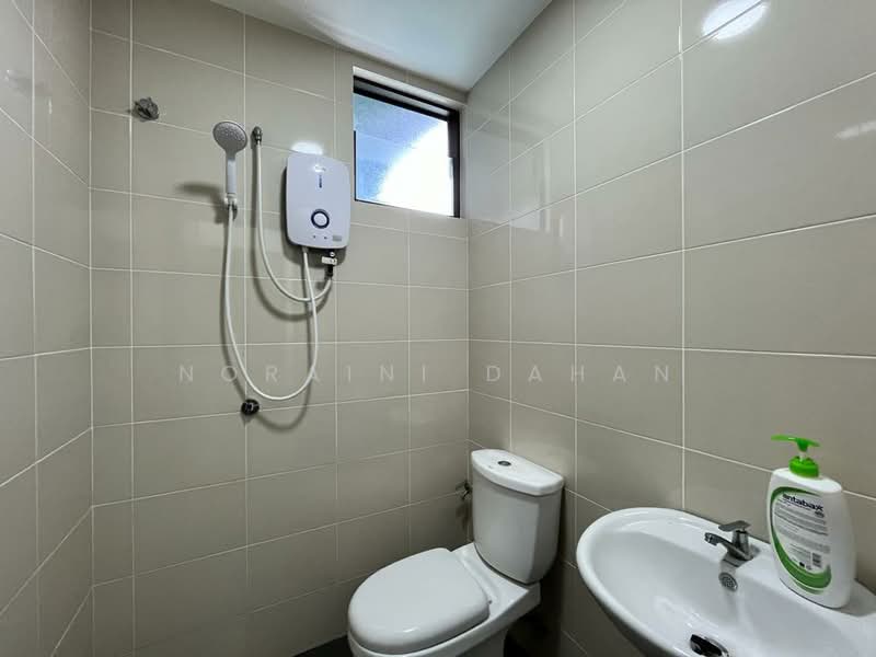 Condominium for Sale at Residensi Zamrud - Noraini Dahan - Bathroom - PropertyGuru.com.my