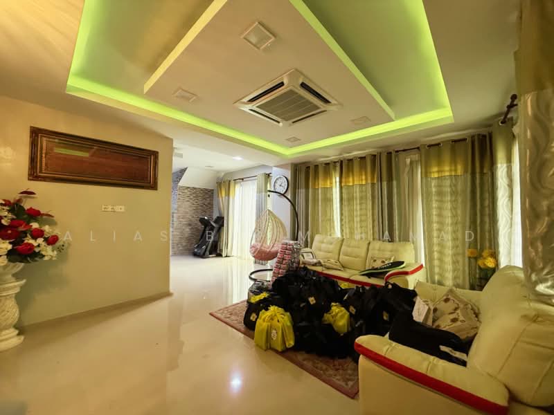 Bungalow for Sale in Kemaman (Terengganu) - Alias Bin Mohamad - Living Room - PropertyGuru.com.my