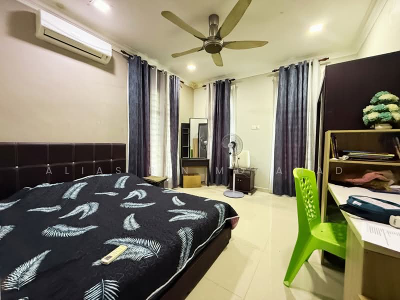 Bungalow for Sale in Kemaman (Terengganu) - Alias Bin Mohamad - Bedroom - PropertyGuru.com.my
