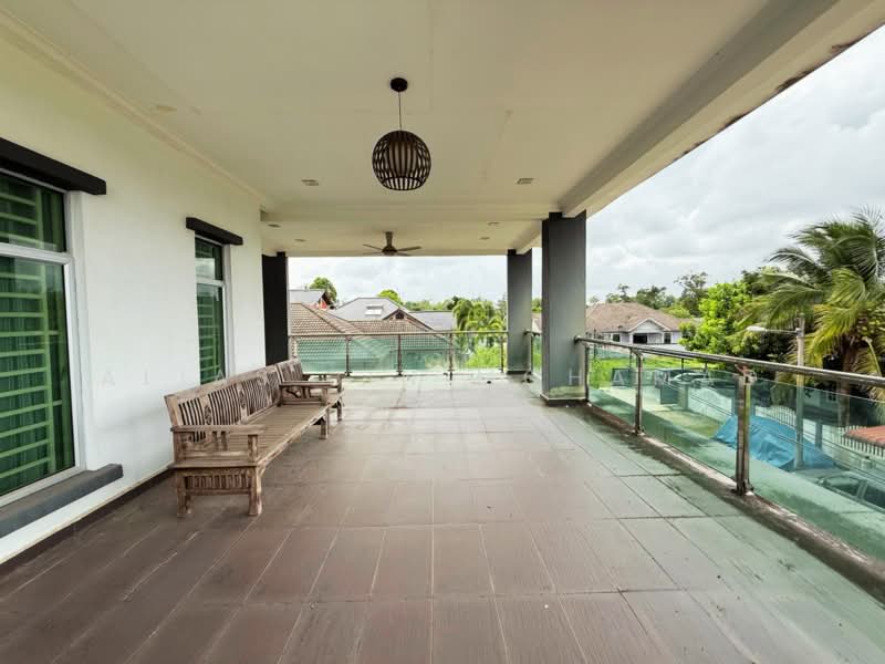Bungalow for Sale in Kemaman (Terengganu) - Alias Bin Mohamad - Balcony - PropertyGuru.com.my