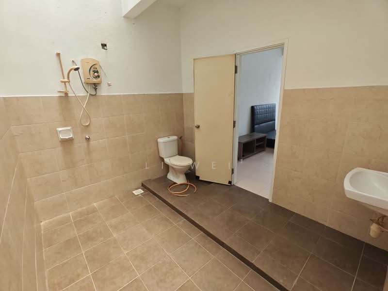 2-storey Terraced House for Rent in Setia Tropika (Johor Bahru) - Li Wei - Bathroom - PropertyGuru.com.my
