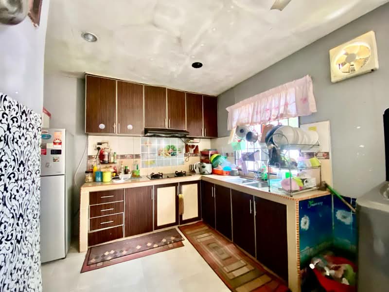 2-storey Terraced House for Sale in Bukit Beruntung (Selangor) - Rohani Daud - Kitchen - PropertyGuru.com.my