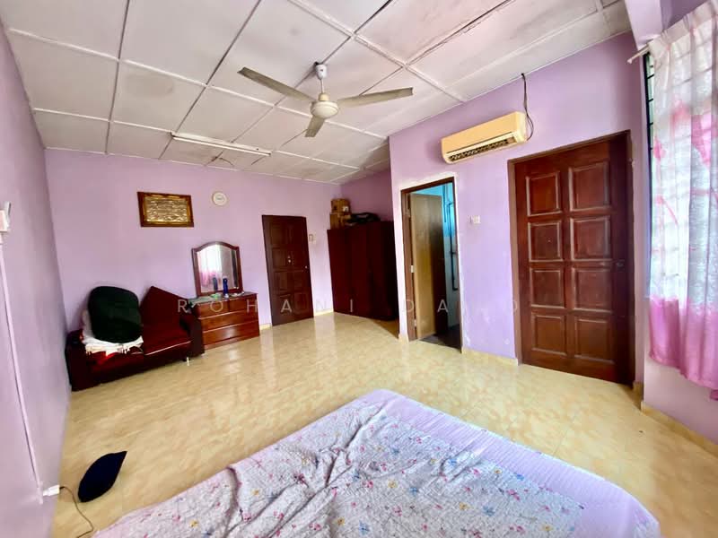 2-storey Terraced House for Sale in Bukit Beruntung (Selangor) - Rohani Daud - Bedroom - PropertyGuru.com.my