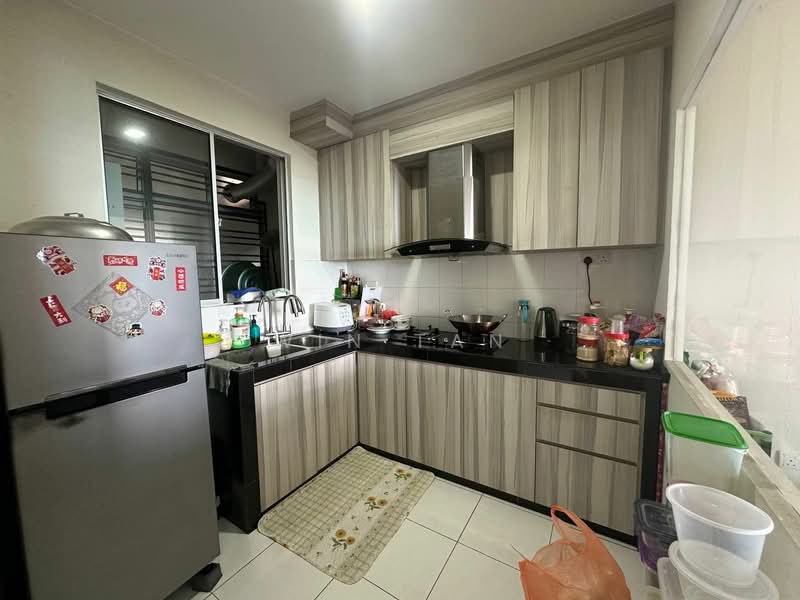 Condominium for Sale at Scott Towers @ Larkin JB - Win Tan - Kitchen - PropertyGuru.com.my