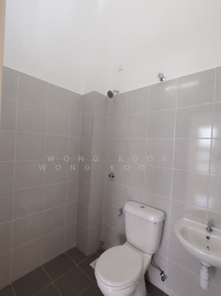 1-storey Terraced House for Sale in Bandar Mahkota Banting (Tanjong Duabelas) - Wong Koon Wong Koon Weng - Bathroom - PropertyGuru.com.my