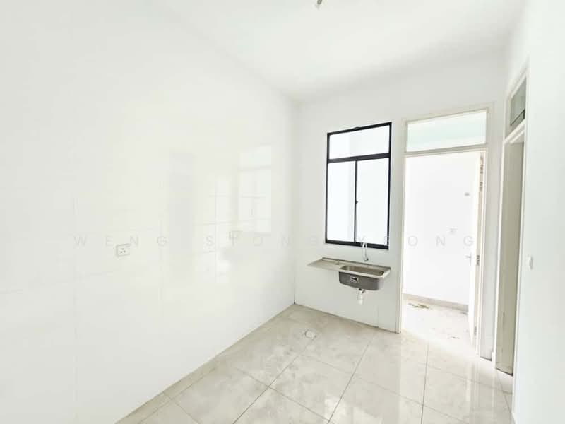 Cluster House for Sale in Eco Majestic (Semenyih) - Dexter Yeong - Kitchen - PropertyGuru.com.my