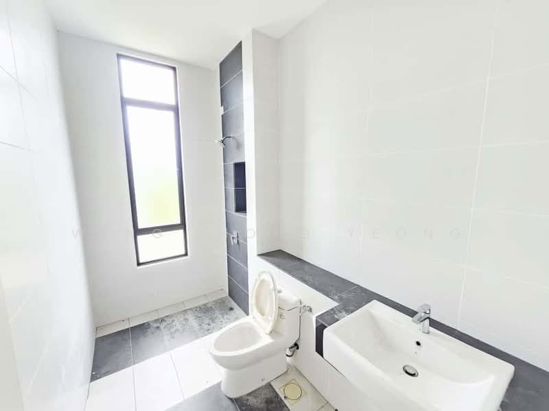 Semi-Detached House for Sale in Eco Majestic (Semenyih) - Dexter Yeong - Bathroom - PropertyGuru.com.my