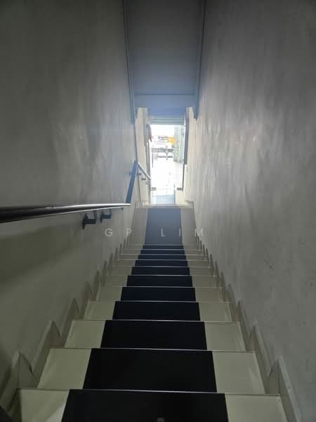 Shop / Office for Sale in Port Klang (Pelabuhan Klang) (Selangor) - GP Lim - Corridor - PropertyGuru.com.my