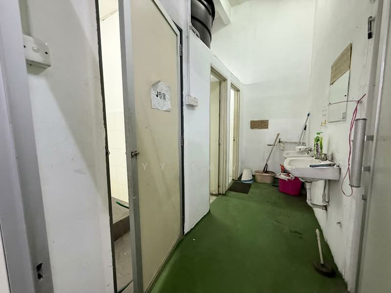 Factory for Rent in Seberang Perai (Penang) - YY Law - Bathroom - PropertyGuru.com.my