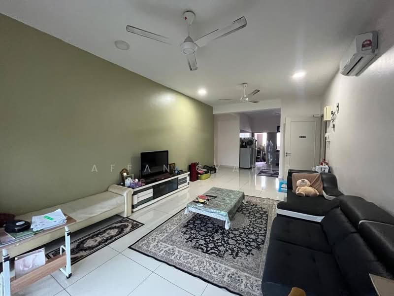 Lake Vista Residence (Tasik Vista Residen) untuk Untuk Dijual - RM 600,000, Mac 2026 - Living Room - PropertyGuru.com.my