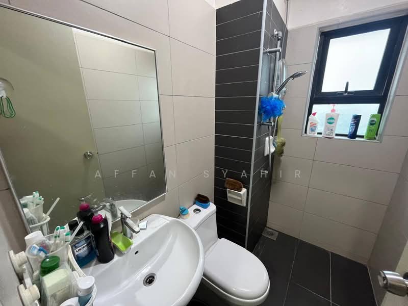 Lake Vista Residence (Tasik Vista Residen) untuk Untuk Dijual - RM 600,000, Mac 2026 - Bathroom - PropertyGuru.com.my