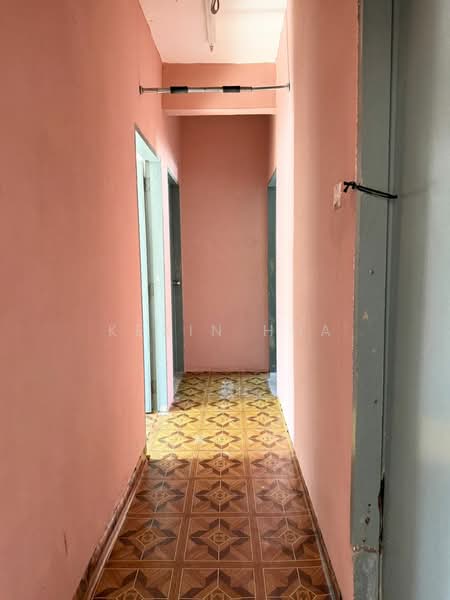 Flat for Sale at Taman Dasa - Kexin Hua - Corridor - PropertyGuru.com.my