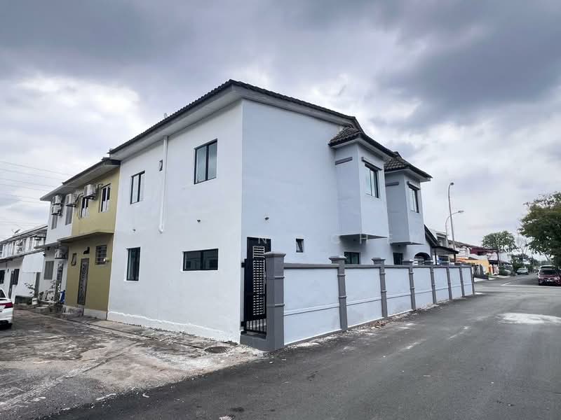 Bukit Indah Double Storey house End lot for Sale untuk Untuk Dijual - RM 858,000, Apr 2026 - Exterior - PropertyGuru.com.my