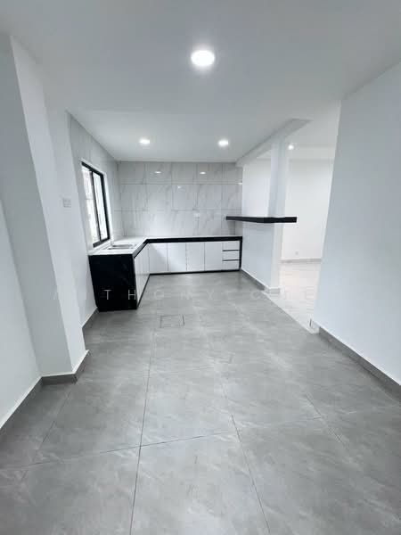 Bukit Indah Double Storey house End lot for Sale untuk Untuk Dijual - RM 858,000, Apr 2026 - Kitchen - PropertyGuru.com.my