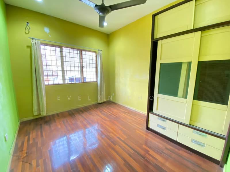 2-storey Terraced House for Sale in Sungai Buloh (Selangor) - Evelyn Khoo - Bedroom - PropertyGuru.com.my