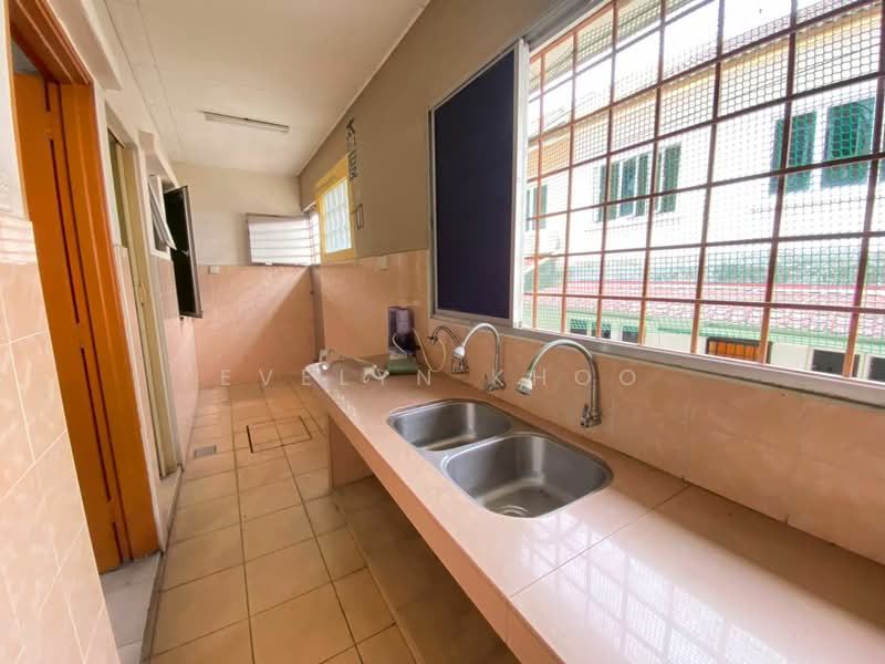 2-storey Terraced House for Sale in Sungai Buloh (Selangor) - Evelyn Khoo - Kitchen - PropertyGuru.com.my