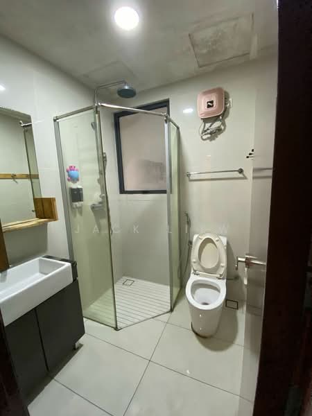 Condominium for Sale at Bay Laurel @ Country Garden Danga Bay - Jack Liew - Bathroom - PropertyGuru.com.my