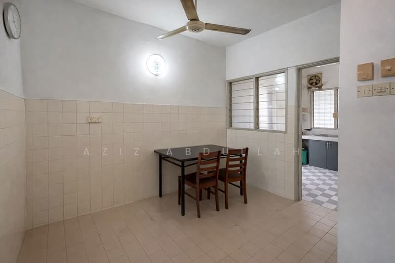 Terraced House for Sale in Subang Jaya (Selangor) - Aziz Abdullah - Dining Room - PropertyGuru.com.my