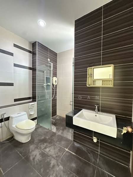 Terraced House for Sale in Austin (Johor Bahru) - Ethan Gan - Bathroom - PropertyGuru.com.my