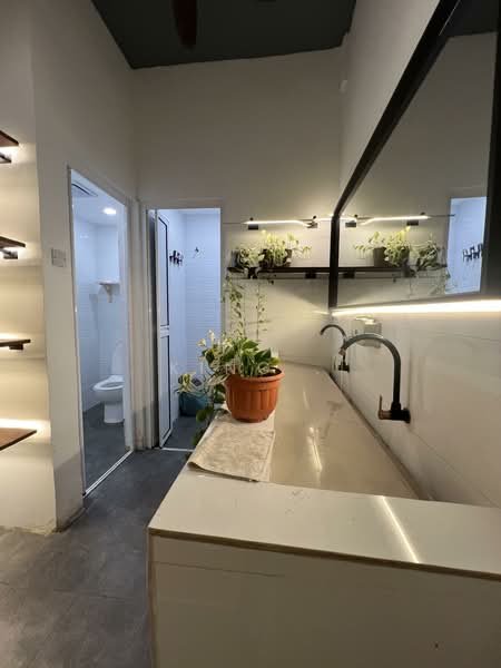 Seksyen 17 untuk Untuk Disewa - RM 8,500 /bulan, Apr 2026 - Bathroom - PropertyGuru.com.my