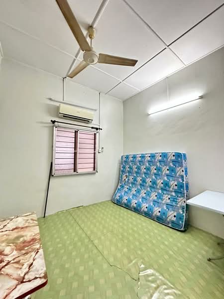 1.5-storey Terraced House for Sale in Melaka City (Melaka) - Tai Eefan - Bedroom - PropertyGuru.com.my