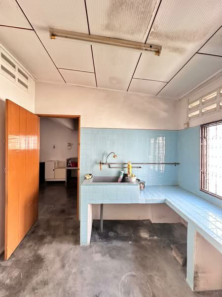 1.5-storey Terraced House for Sale in Melaka City (Melaka) - Tai Eefan - Kitchen - PropertyGuru.com.my