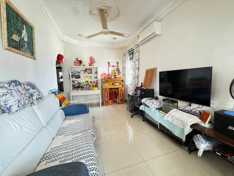 1-storey Terraced House for Sale in Skudai (Johor) - Max Keng - Living Room - PropertyGuru.com.my