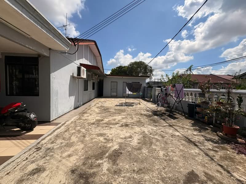 1-storey Terraced House for Sale in Skudai (Johor) - Max Keng - Exterior - PropertyGuru.com.my