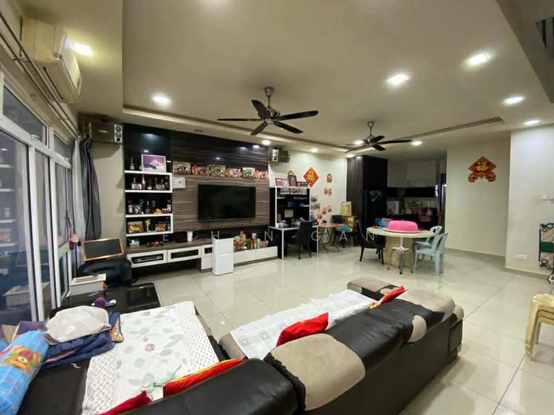 2-storey Terraced House for Sale in Austin (Johor Bahru) - Ethan Gan - Living Room - PropertyGuru.com.my
