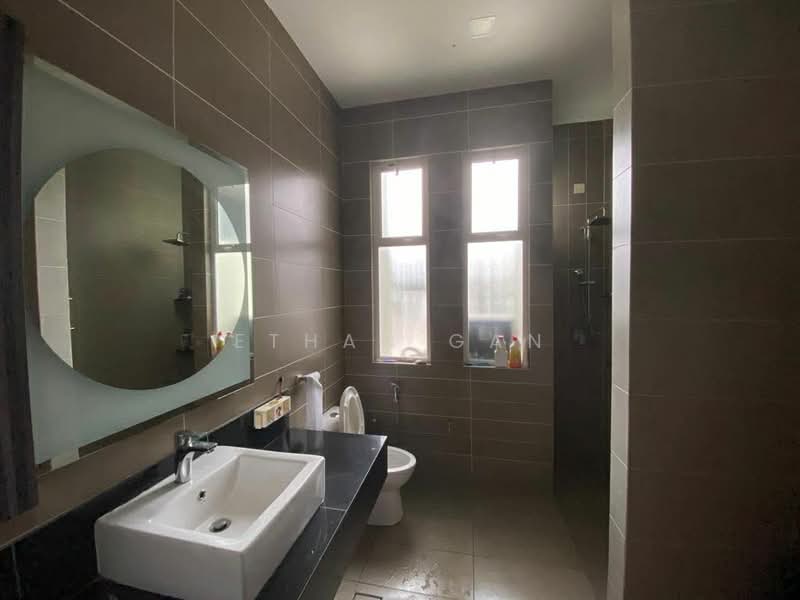 2-storey Terraced House for Sale in Austin (Johor Bahru) - Ethan Gan - Bathroom - PropertyGuru.com.my