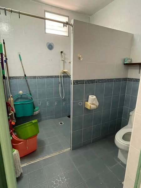 1-storey Terraced House for Sale in Reservoir Garden (Ayer Itam) - Jeff Ooi - Bathroom - PropertyGuru.com.my