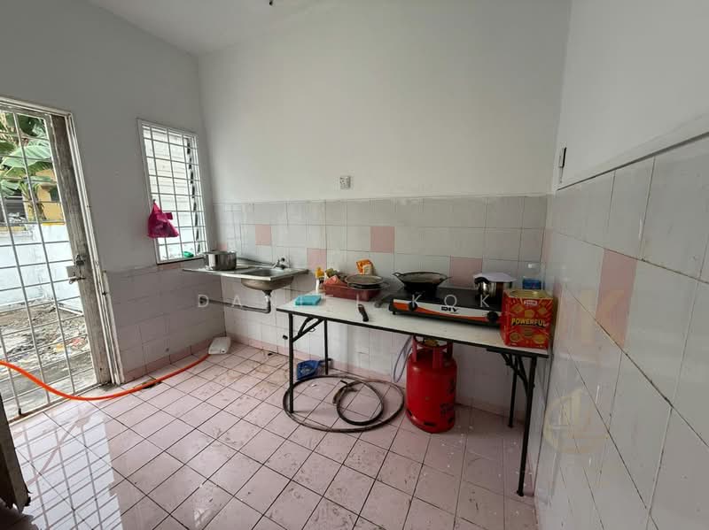 2-storey Terraced House for Sale in Pulau Indah (Klang) - Daniel Kok - Kitchen - PropertyGuru.com.my