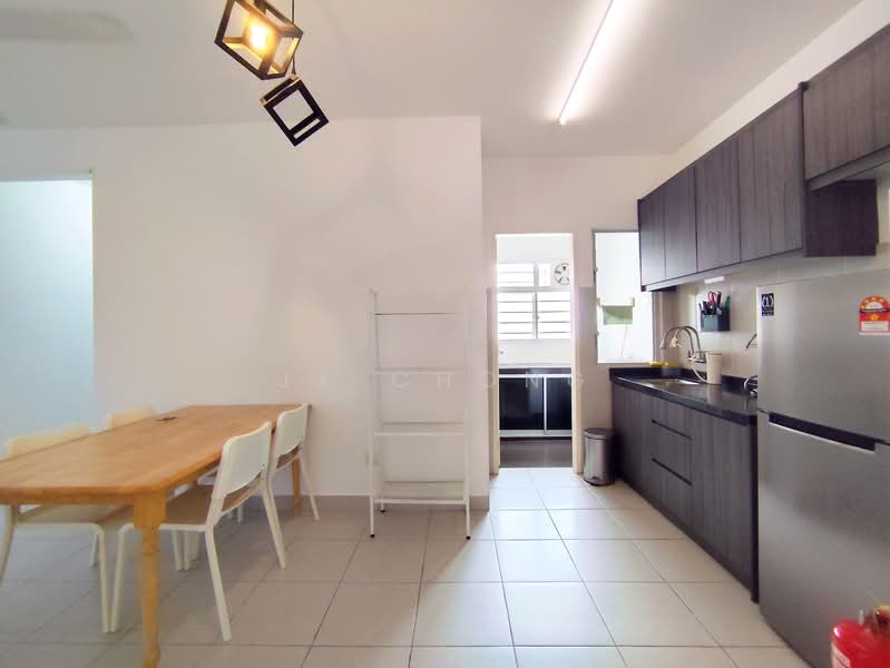 Apartment for Rent at Harmoni @ Eco Majestic - JX Chong - Dining Area & Kitchen - PropertyGuru.com.my