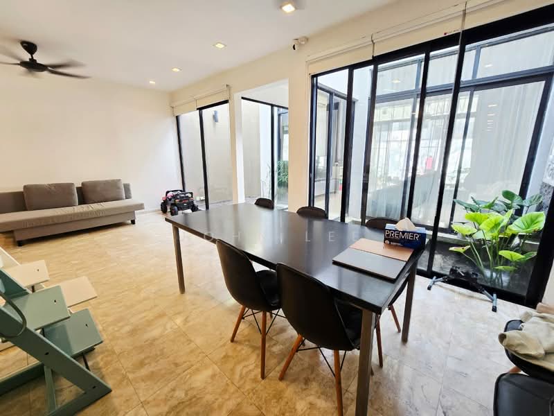 Lake Edge untuk Untuk Dijual - RM 1,500,000, Mac 2026 - Living Room - PropertyGuru.com.my