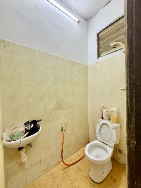 1-storey Terraced House for Sale in Nilai (Negeri Sembilan) - Zairul Asrah Zulkefli - Bathroom - PropertyGuru.com.my