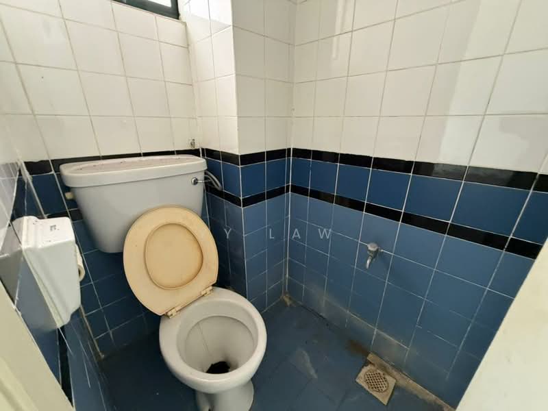 Office for Rent in Bayan Lepas (Penang) - YY Law - Bathroom - PropertyGuru.com.my