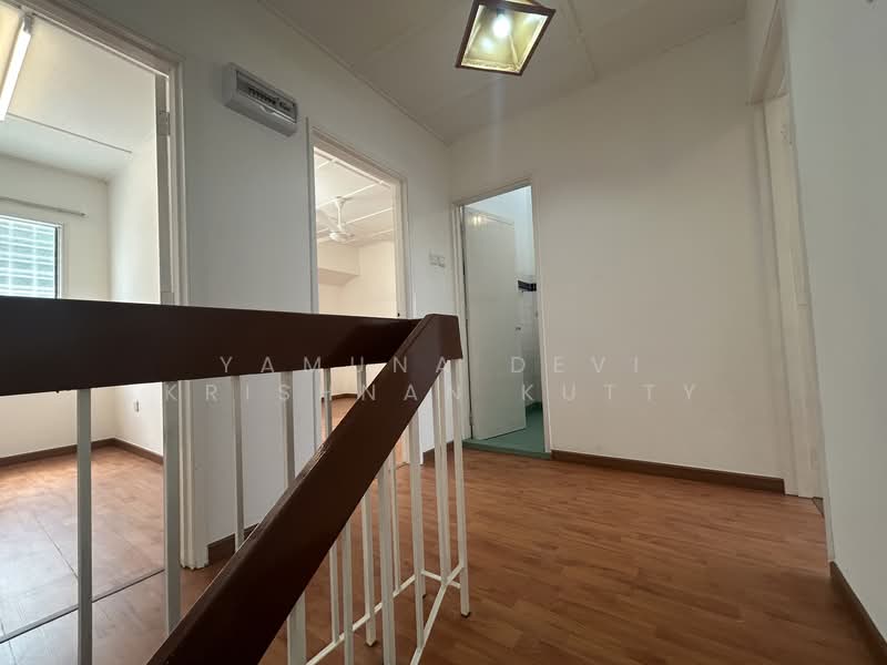 SS14 untuk Untuk Dijual - RM 950,000, Mac 2026 - Staircase  - PropertyGuru.com.my