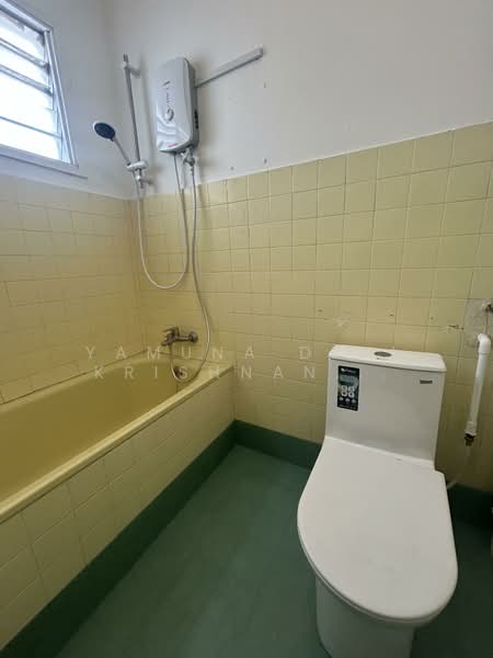 SS14 untuk Untuk Dijual - RM 950,000, Mac 2026 - Master Bathroom (1)  - PropertyGuru.com.my