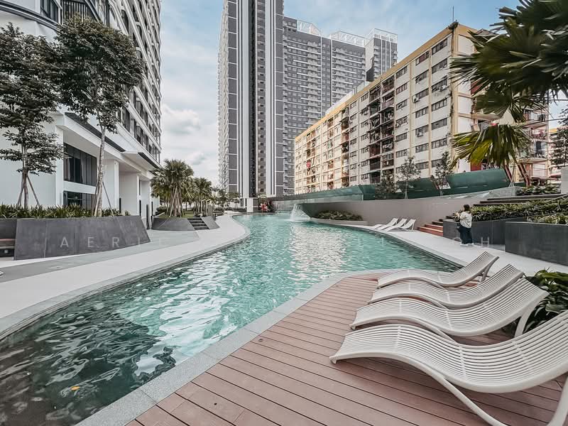 KL Gateway Residences untuk Untuk Disewa - RM 5,800 /bulan, Apr 2026 - Pool - PropertyGuru.com.my